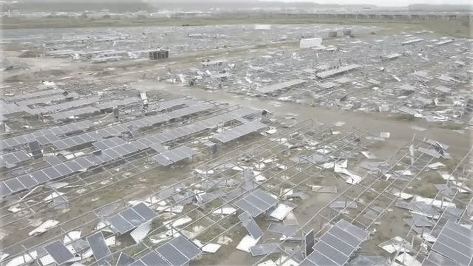field of dilapidated solar panels